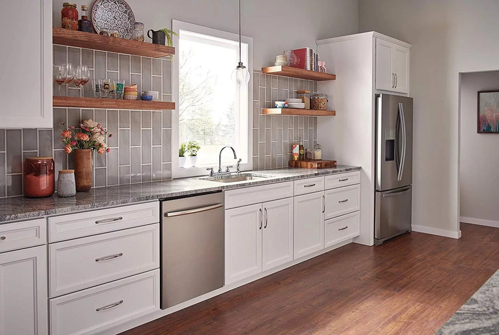 Peerless Claymore 2-Handle Kitchen Sink Faucet with Side Sprayer, Chrome P299575LF